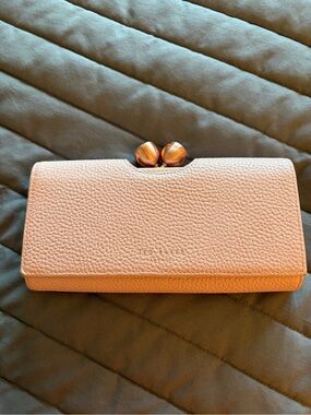 Ted Baker Blush Pink Pebbled Leather Kiss-Lock Wallet